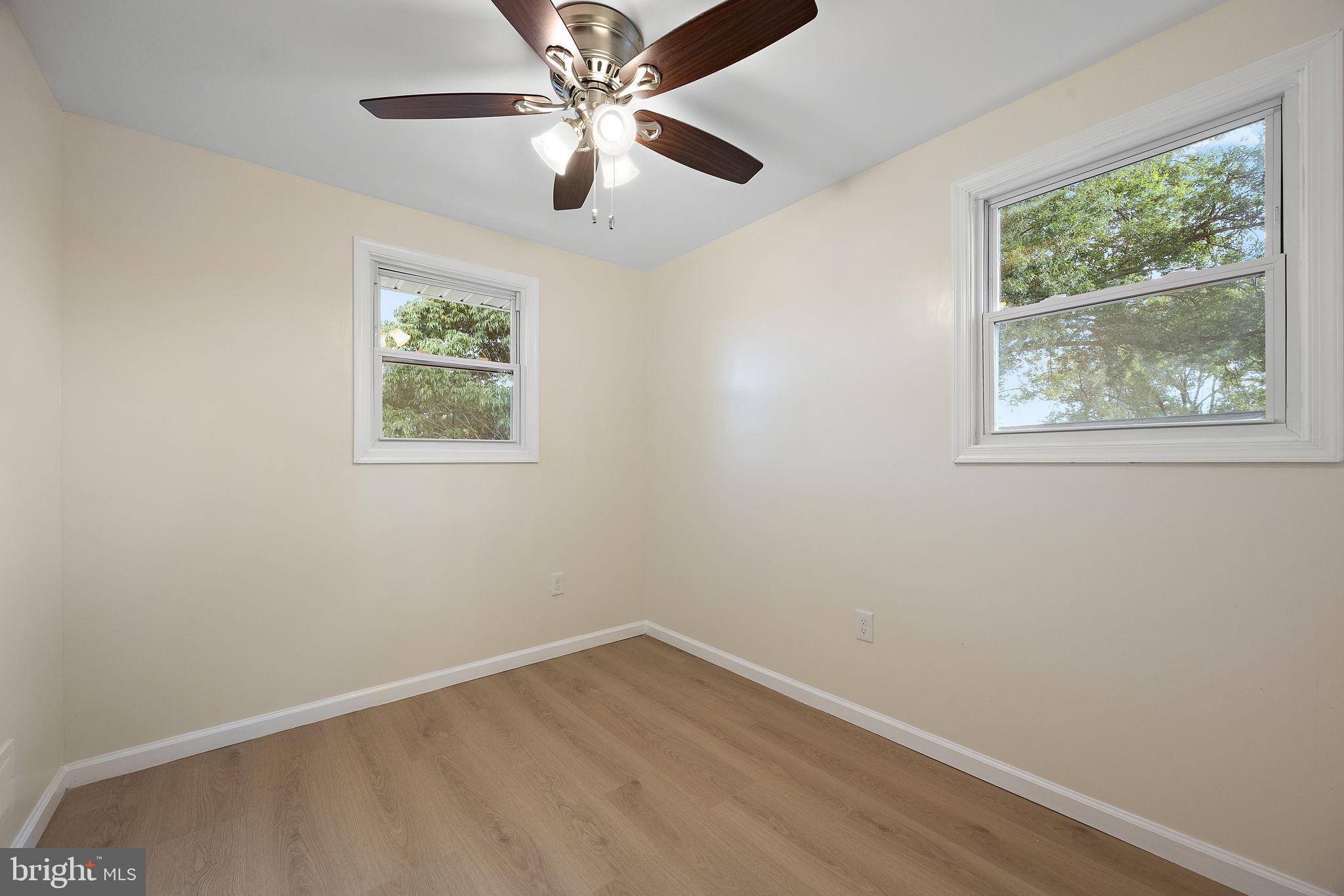 738 W BIRCHTREE LANE