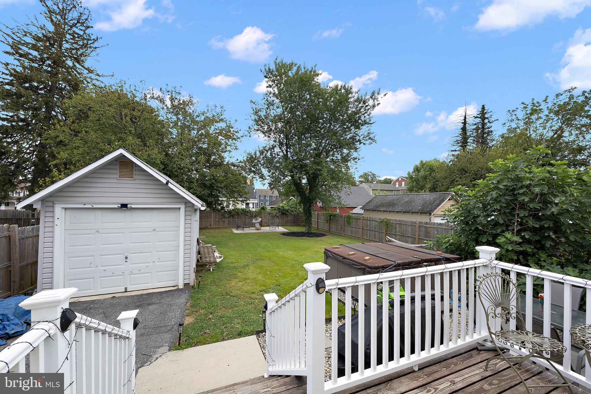 10 ELLIOTT AVENUE