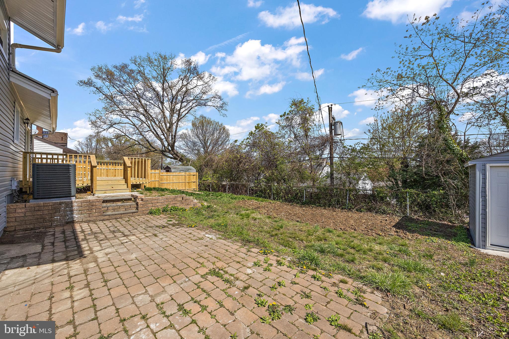 20 E DICKENS ROAD