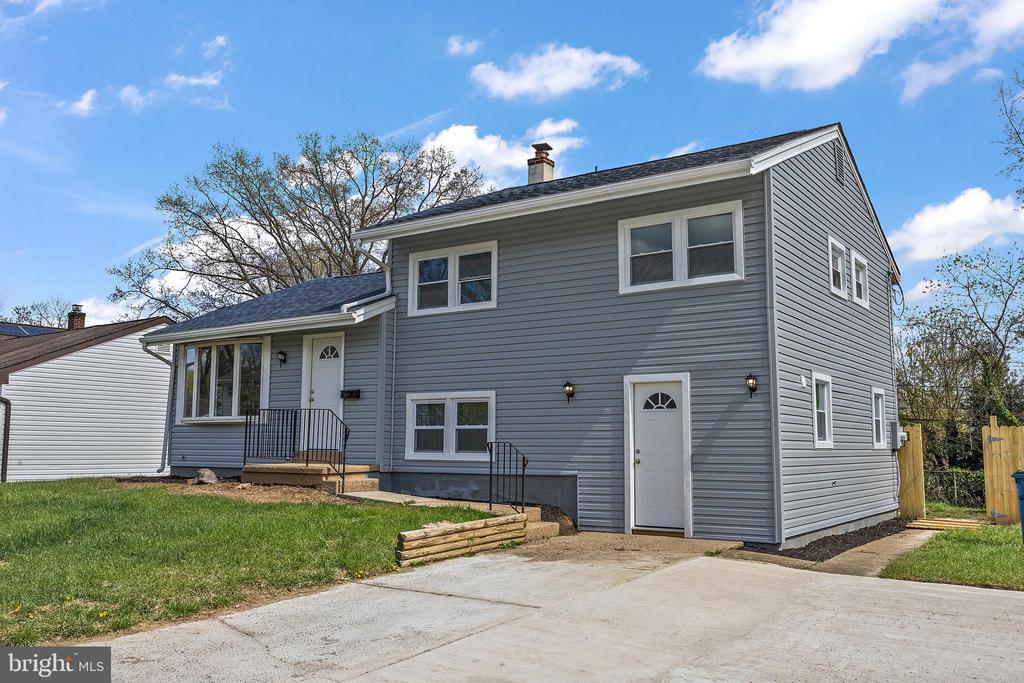 20 E DICKENS ROAD