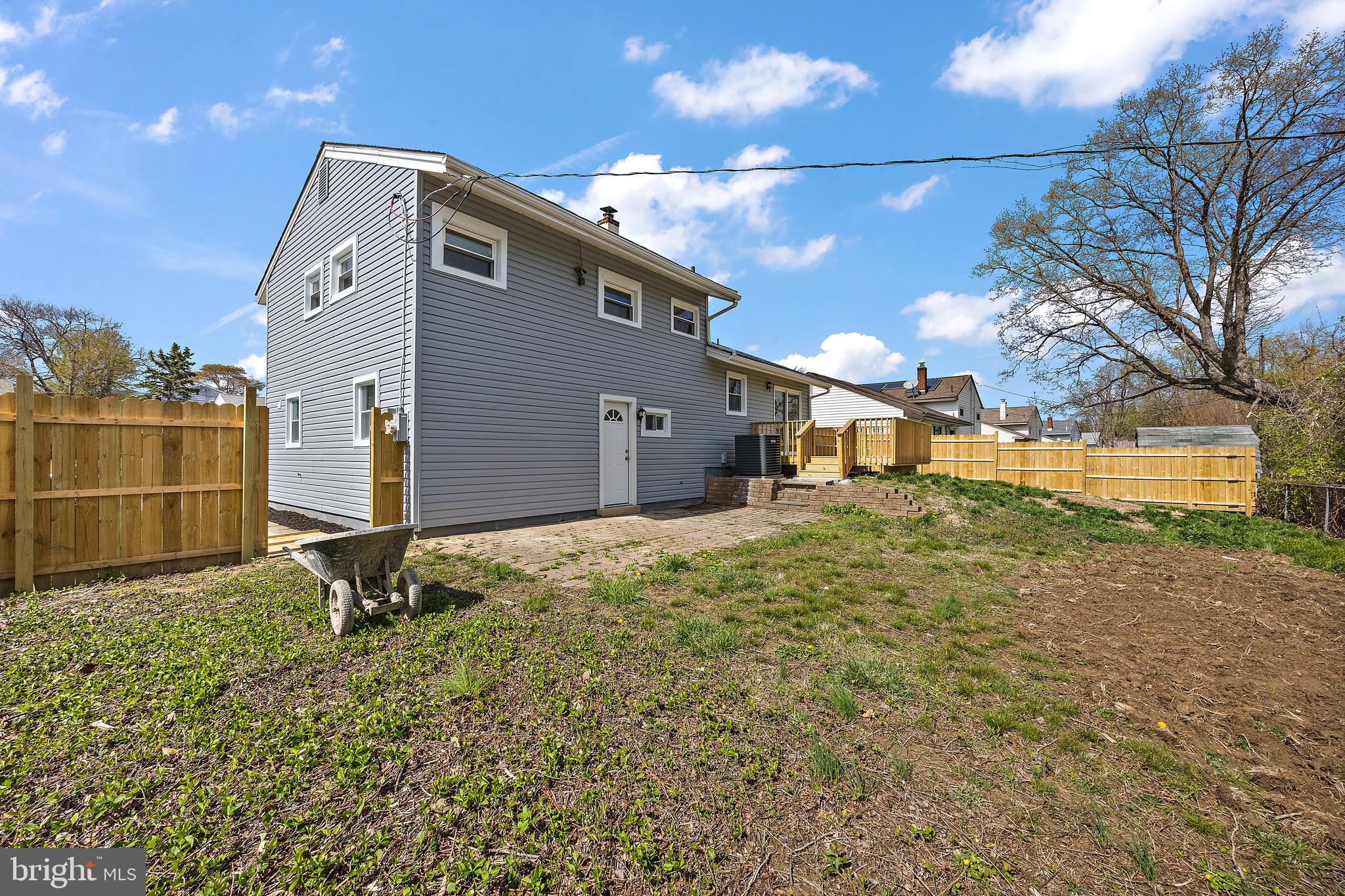 20 E DICKENS ROAD