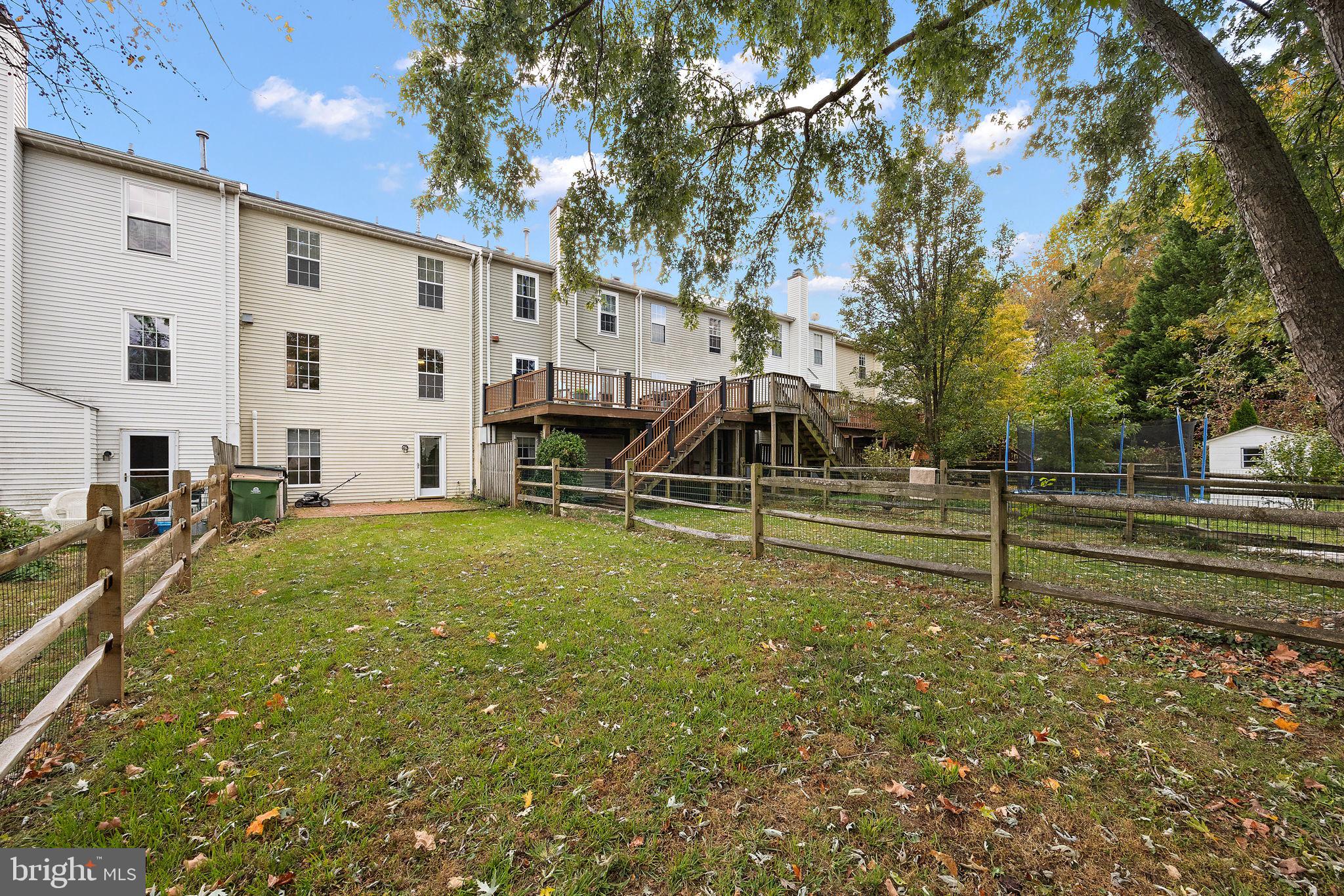 104 W SHETLAND COURT