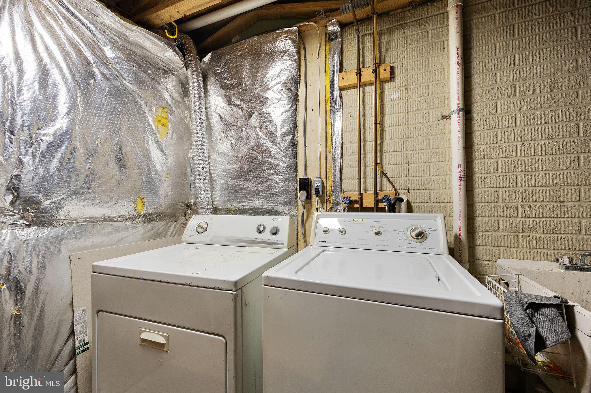 104 W SHETLAND COURT