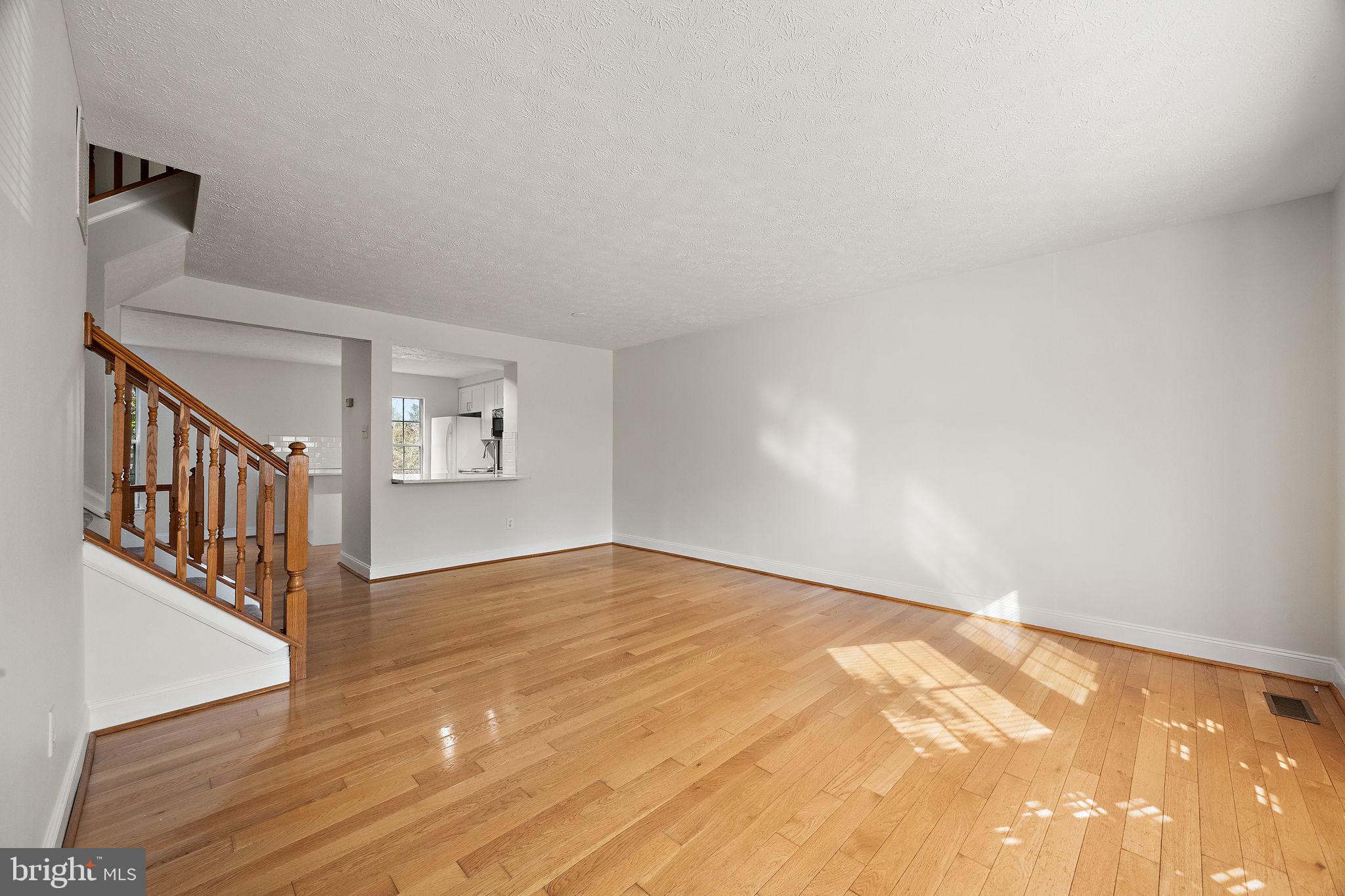 104 W SHETLAND COURT