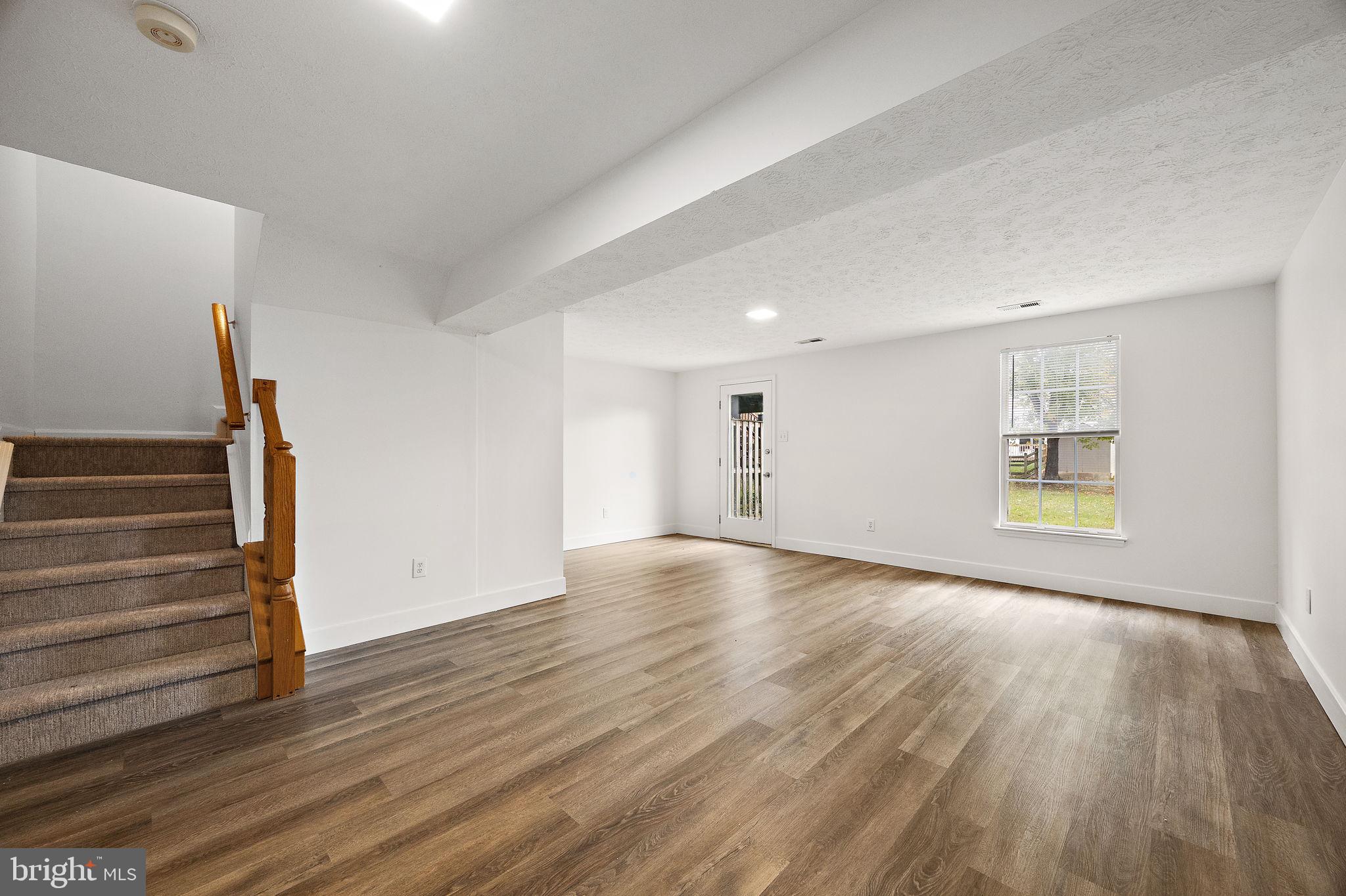 104 W SHETLAND COURT