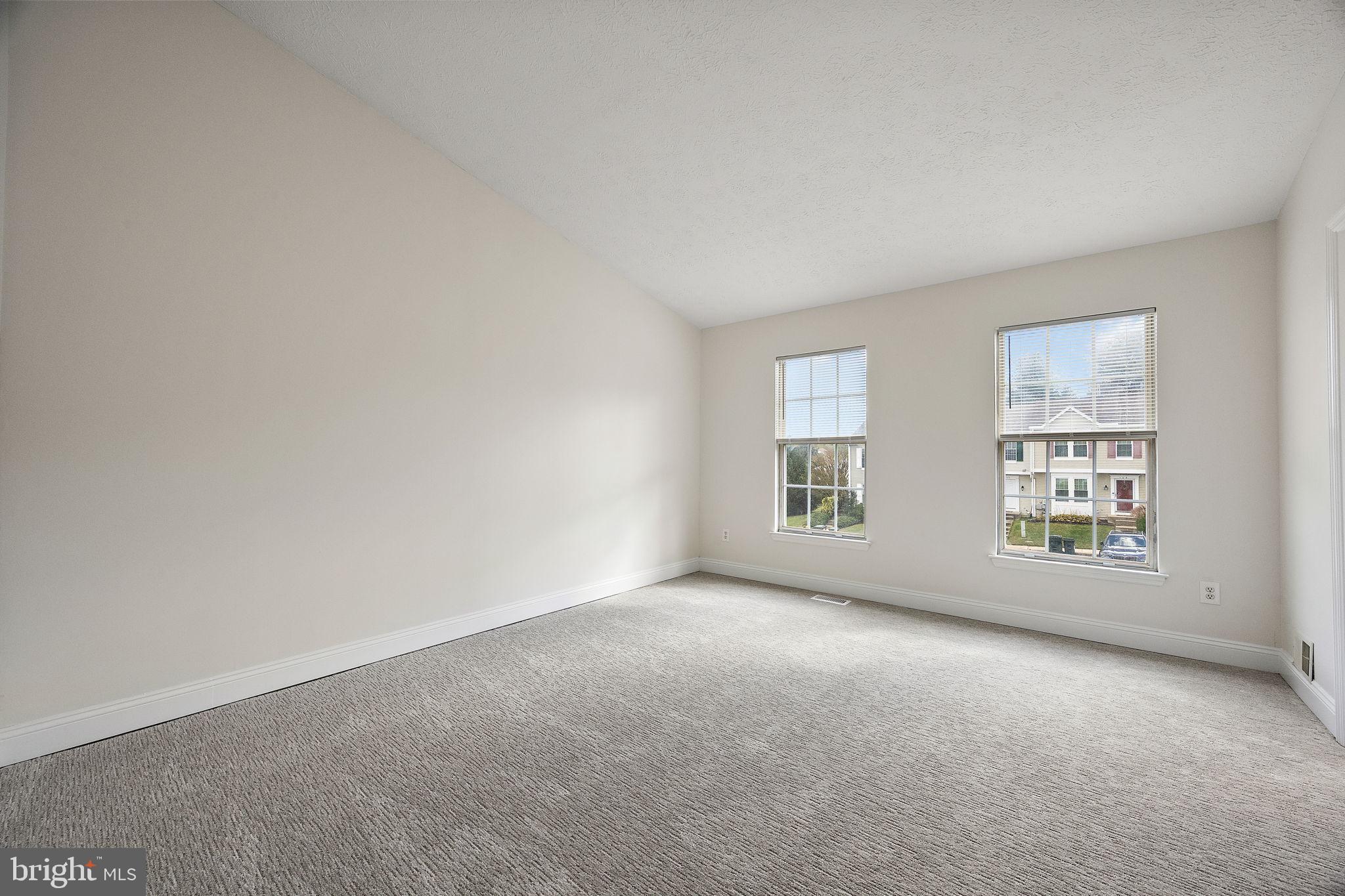 104 W SHETLAND COURT