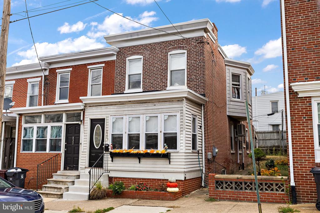 830 N DUPONT STREET
