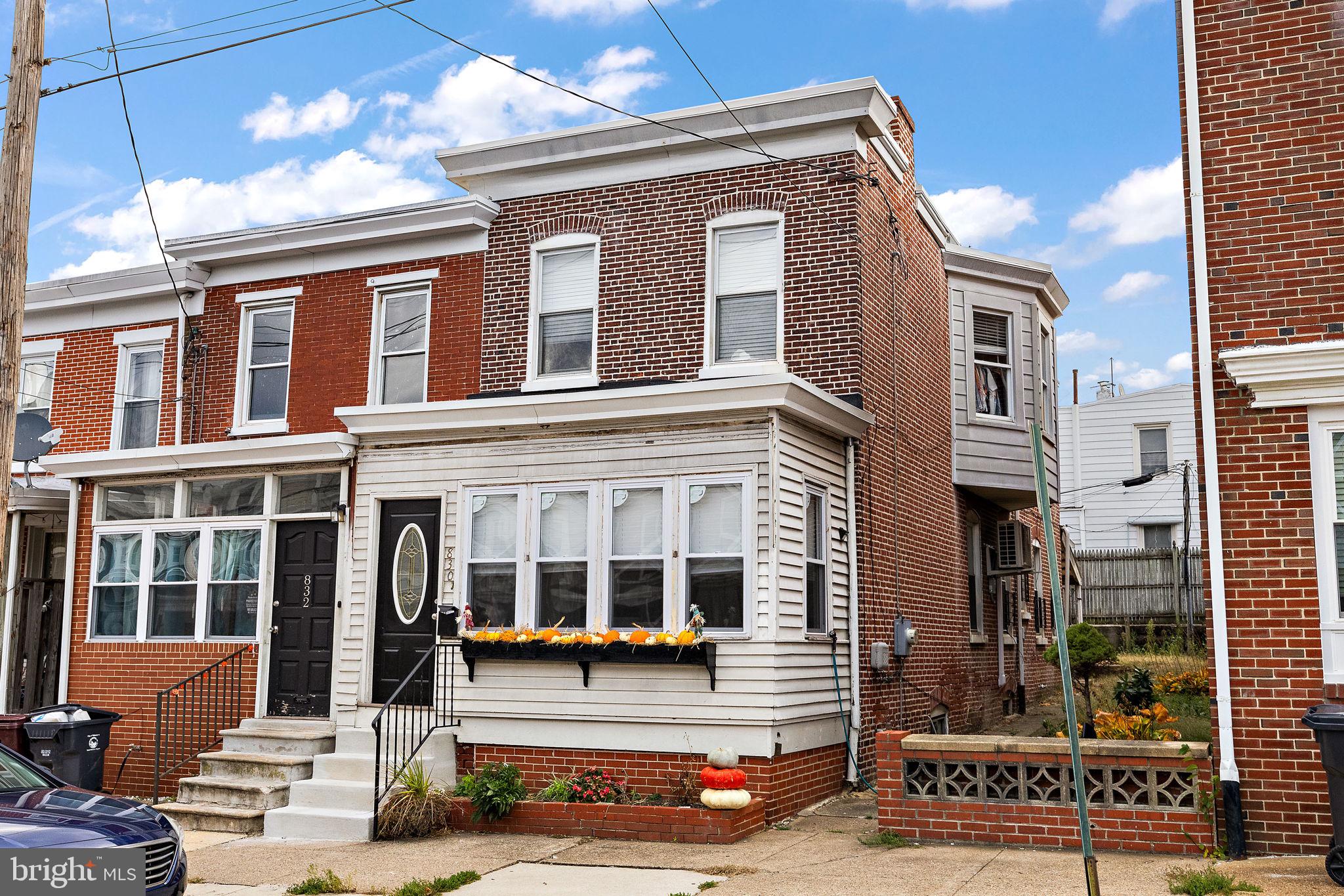 830 N DUPONT STREET