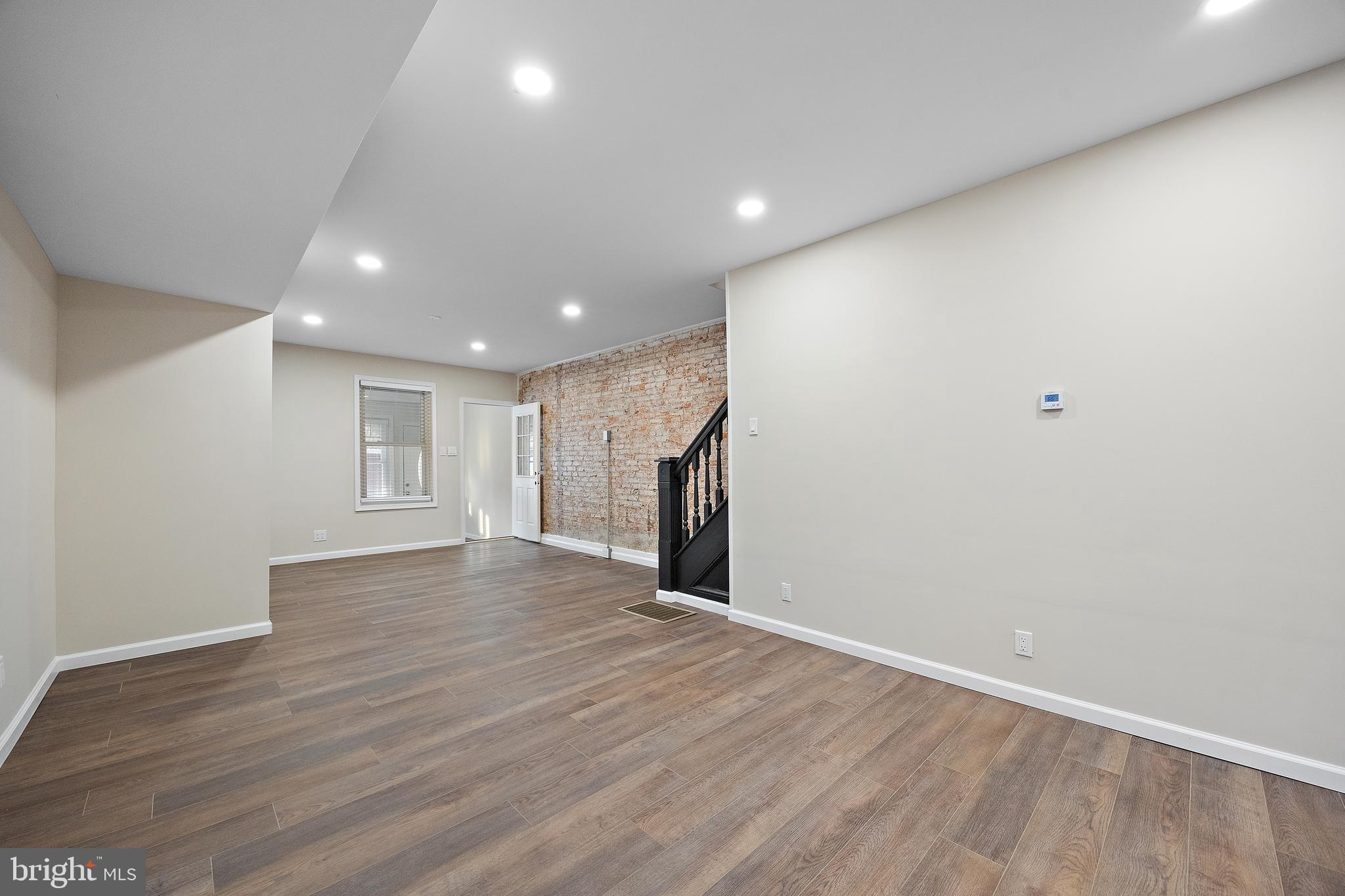 830 N DUPONT STREET