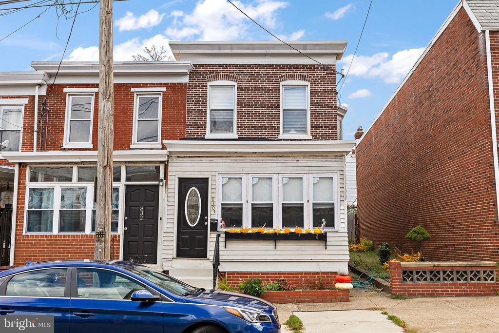 830 N DUPONT STREET