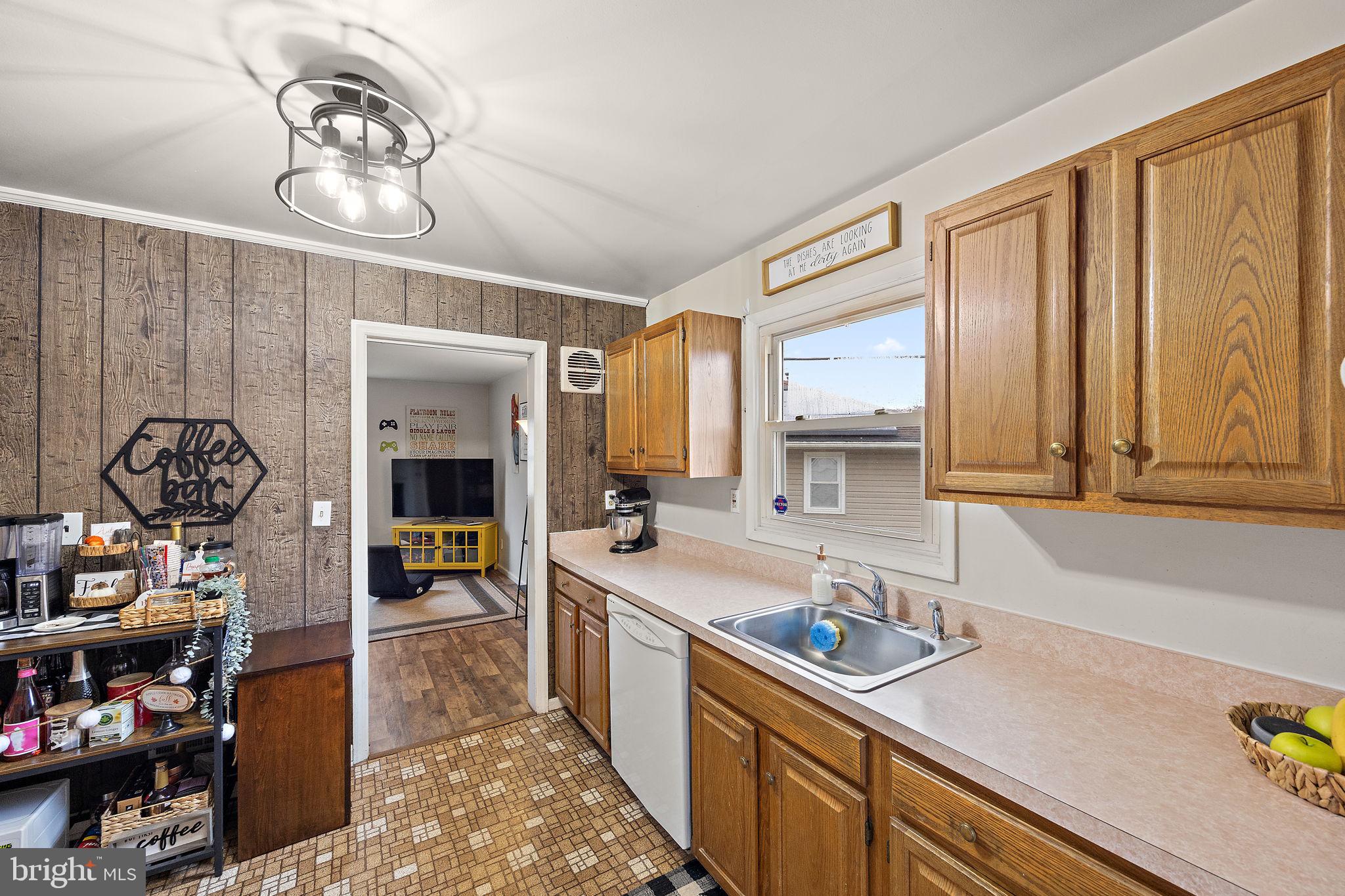 3841 KATHERINE AVENUE