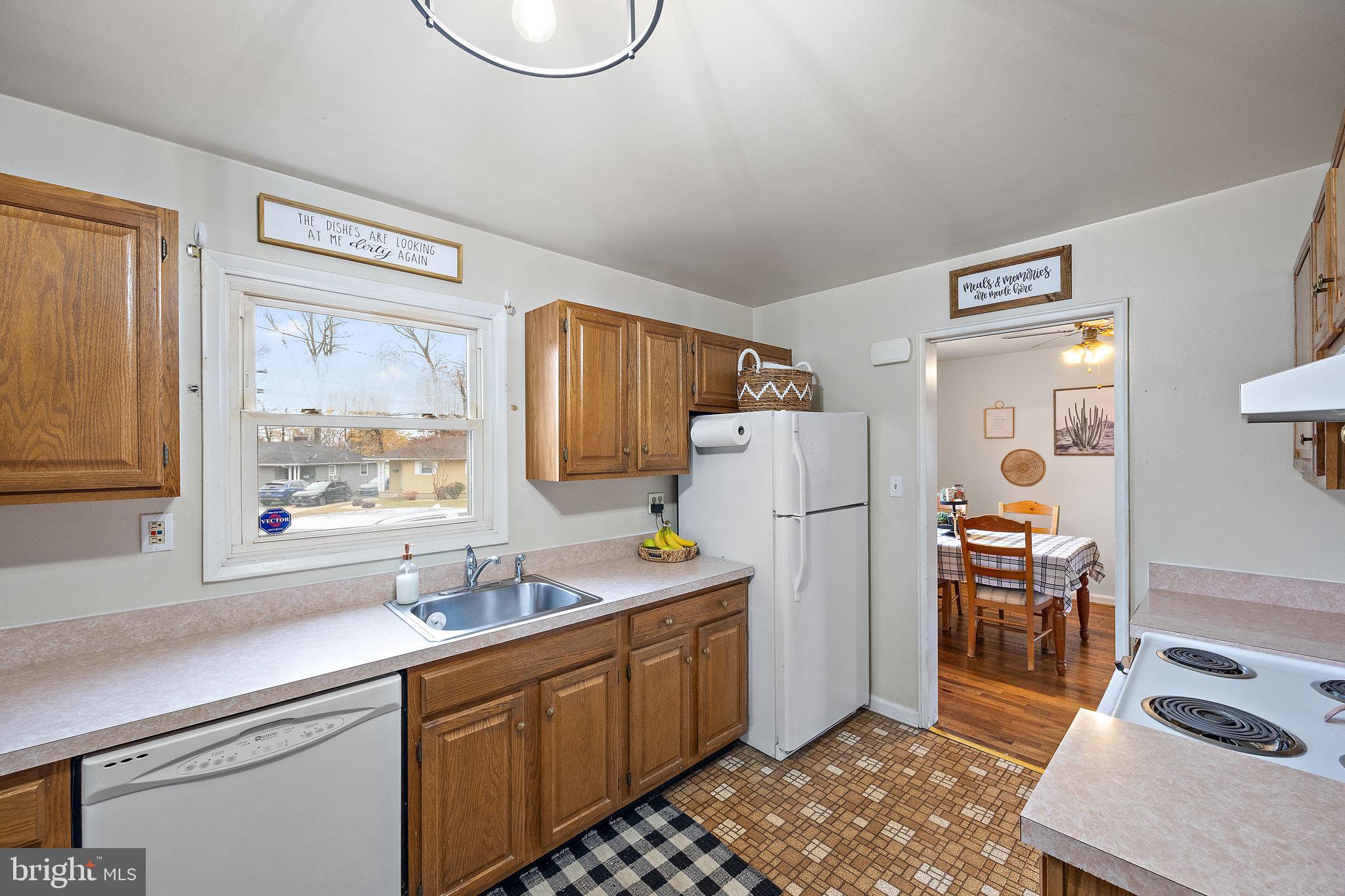 3841 KATHERINE AVENUE