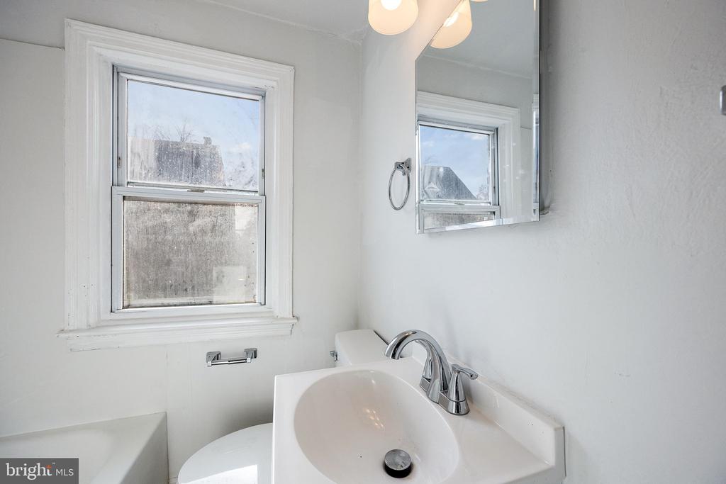 1409 W 4TH STREET