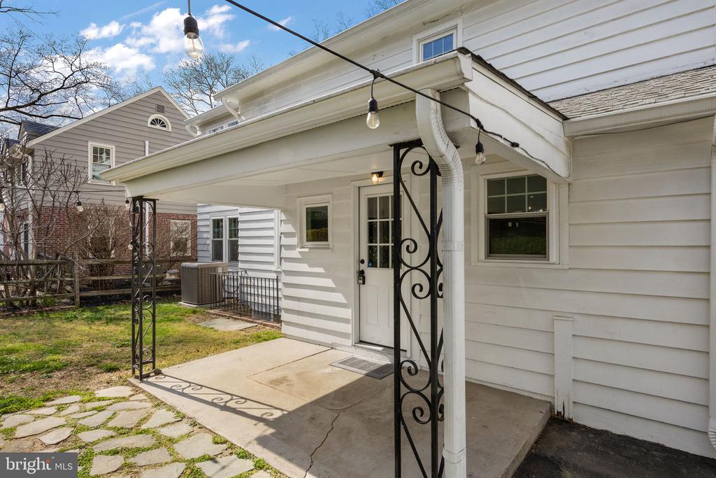 9 WIER AVENUE