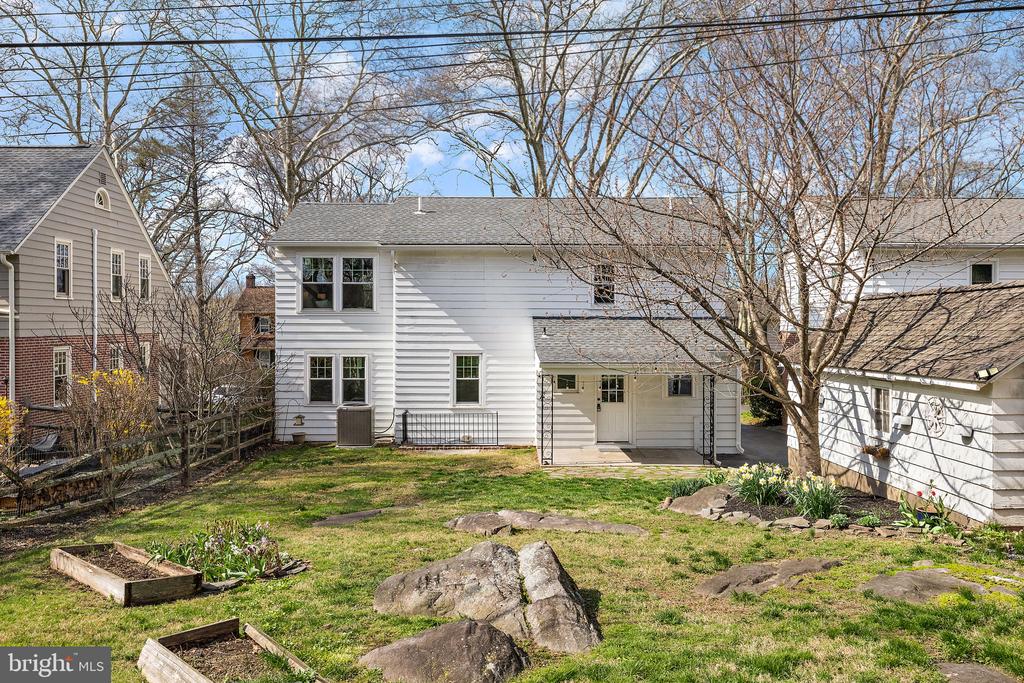 9 WIER AVENUE