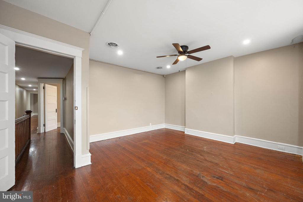 1522 W 7TH STREET 3