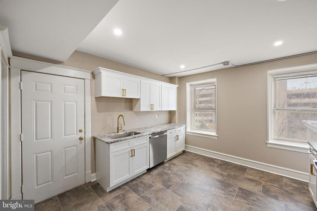 1522 W 7TH STREET 3