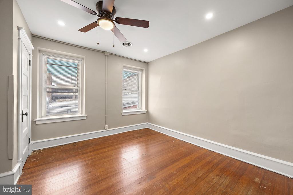 1522 W 7TH STREET 3