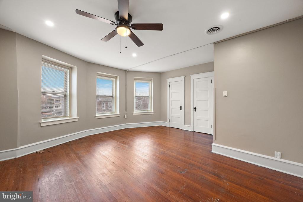 1522 W 7TH STREET 3