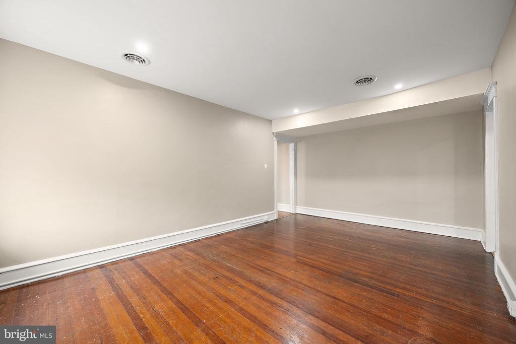 1522 W 7TH STREET 3