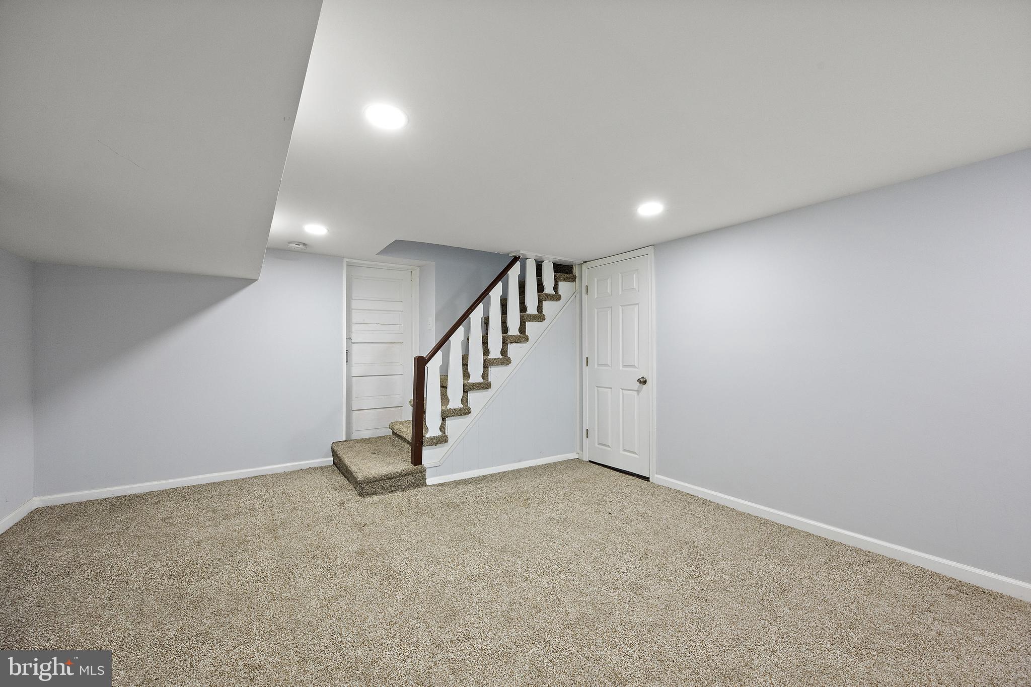 2923 N VAN BUREN STREET