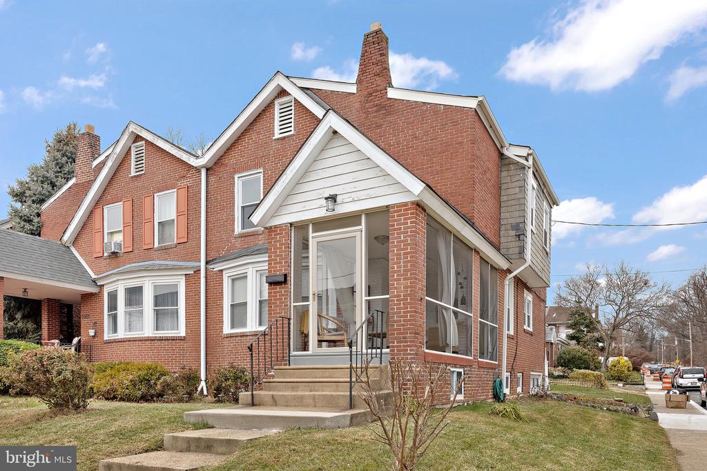 2923 N VAN BUREN STREET
