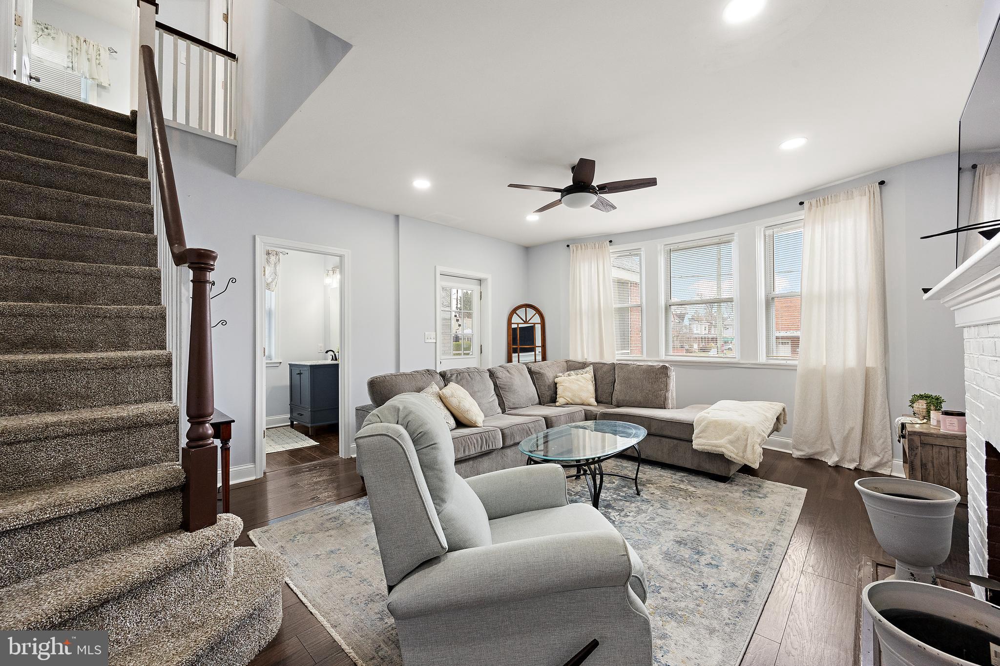 2923 N VAN BUREN STREET