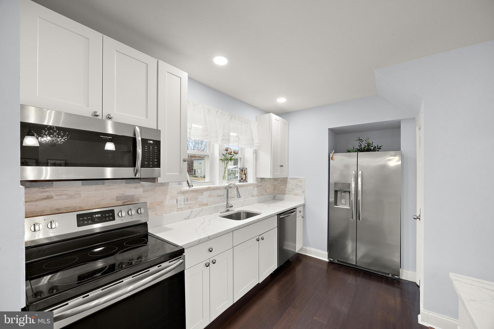 2923 N VAN BUREN STREET