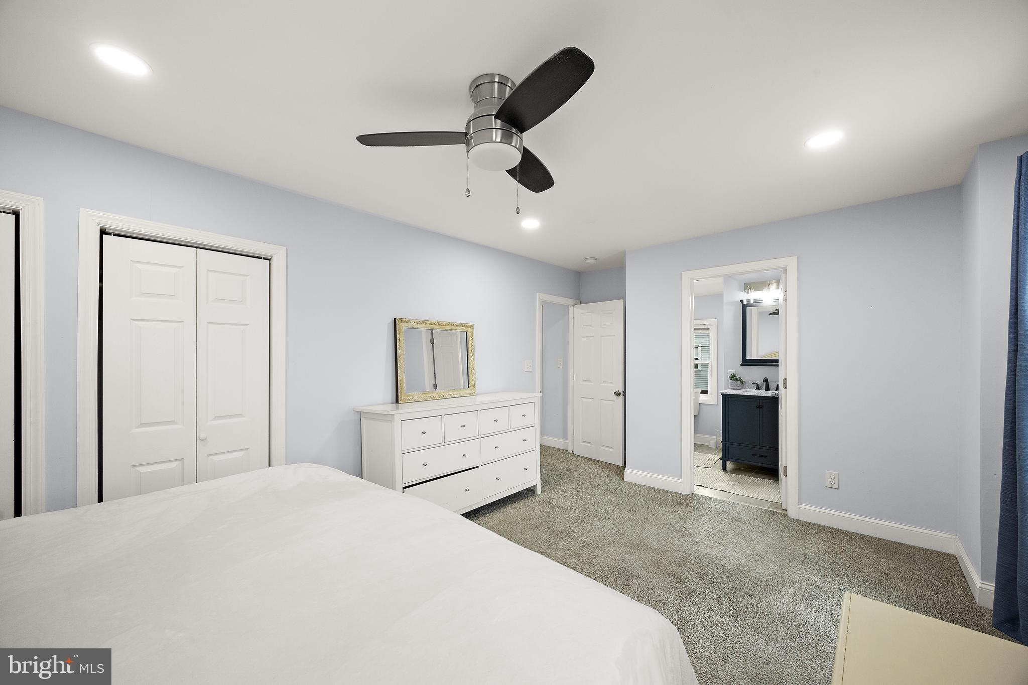 2923 N VAN BUREN STREET