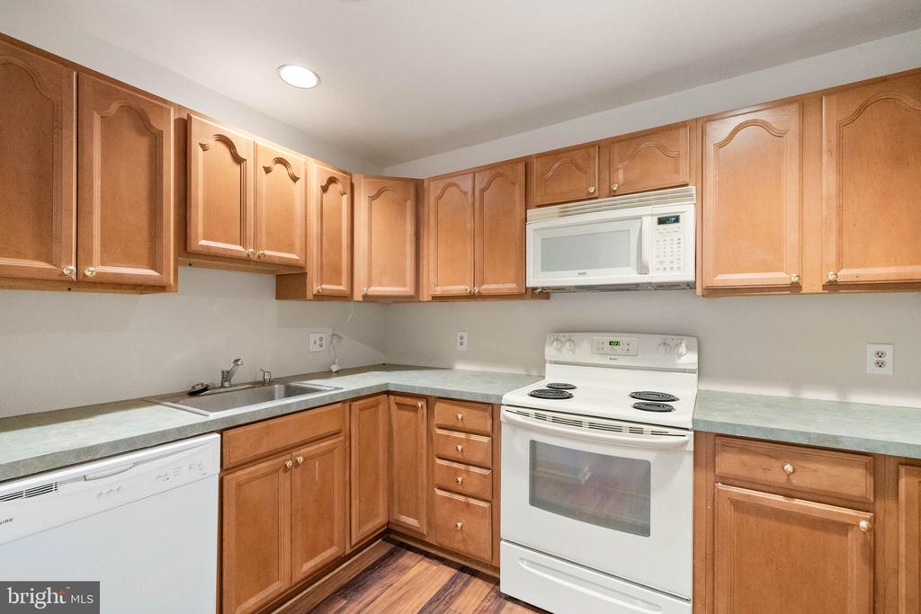 13 TROLLEY SQUARE C