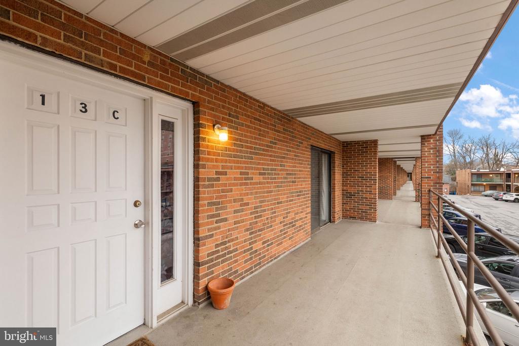 13 TROLLEY SQUARE C