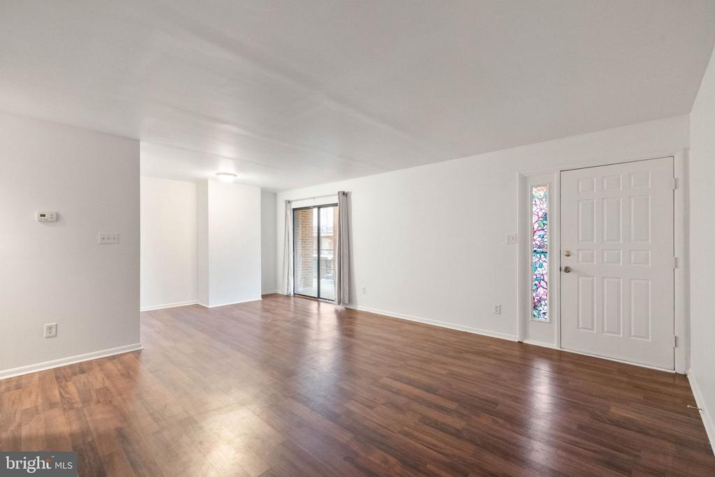 13 TROLLEY SQUARE C
