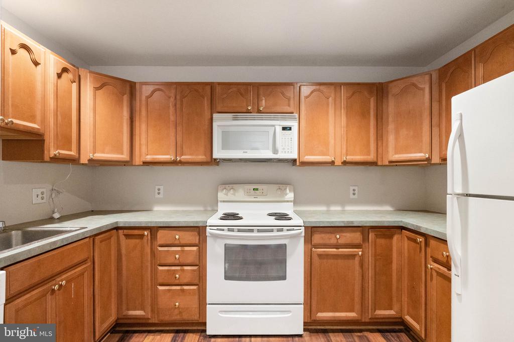 13 TROLLEY SQUARE C