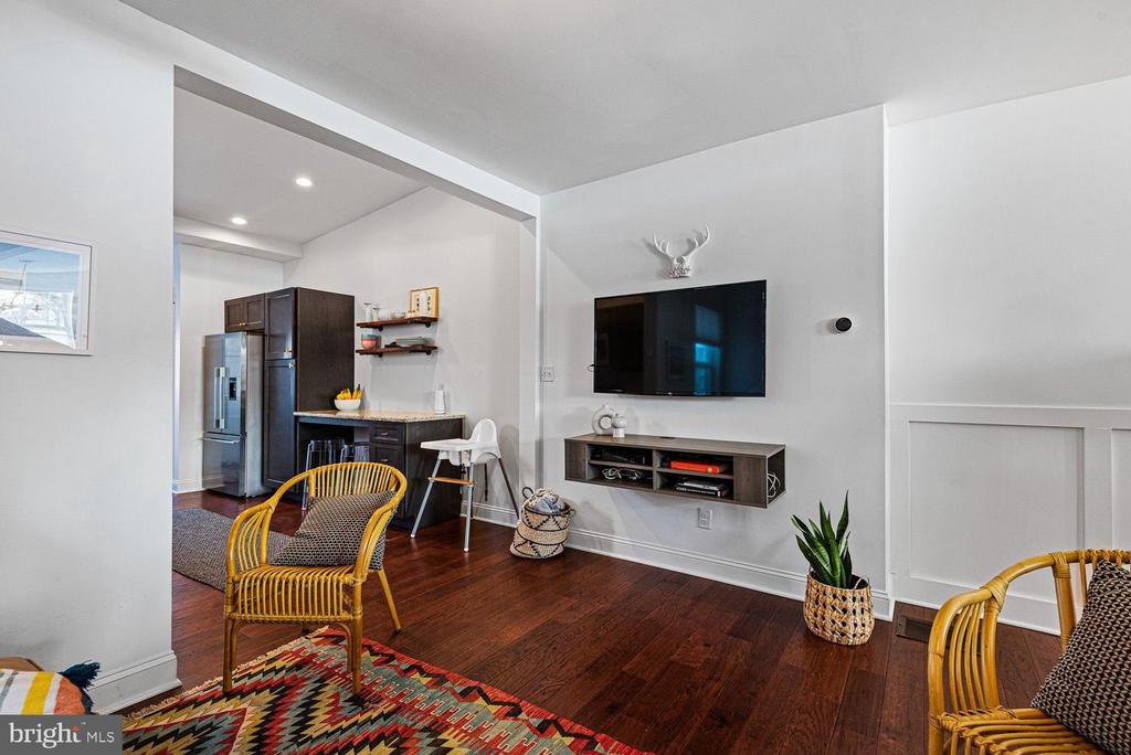 1809 W 10TH STREET