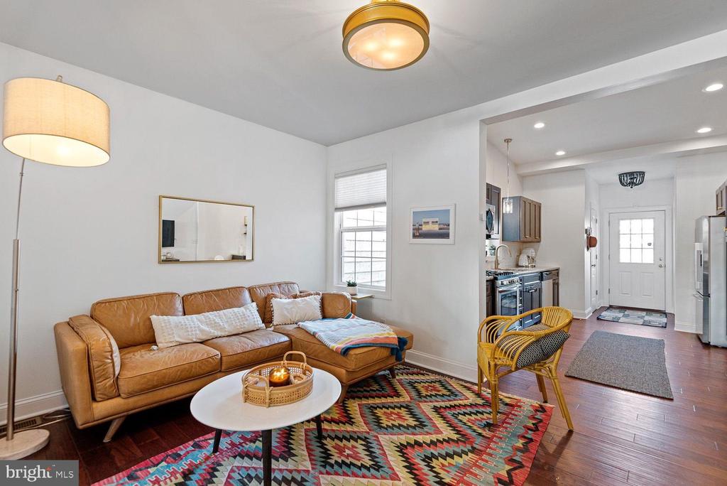 1809 W 10TH STREET