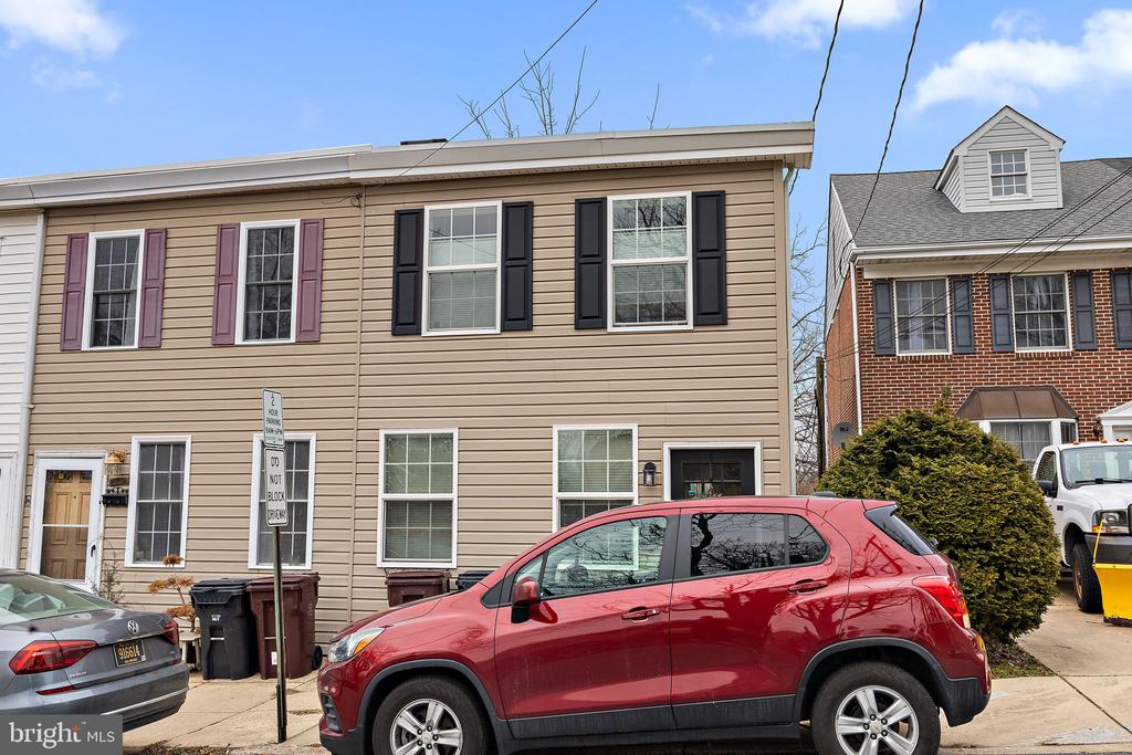 1809 W 10TH STREET