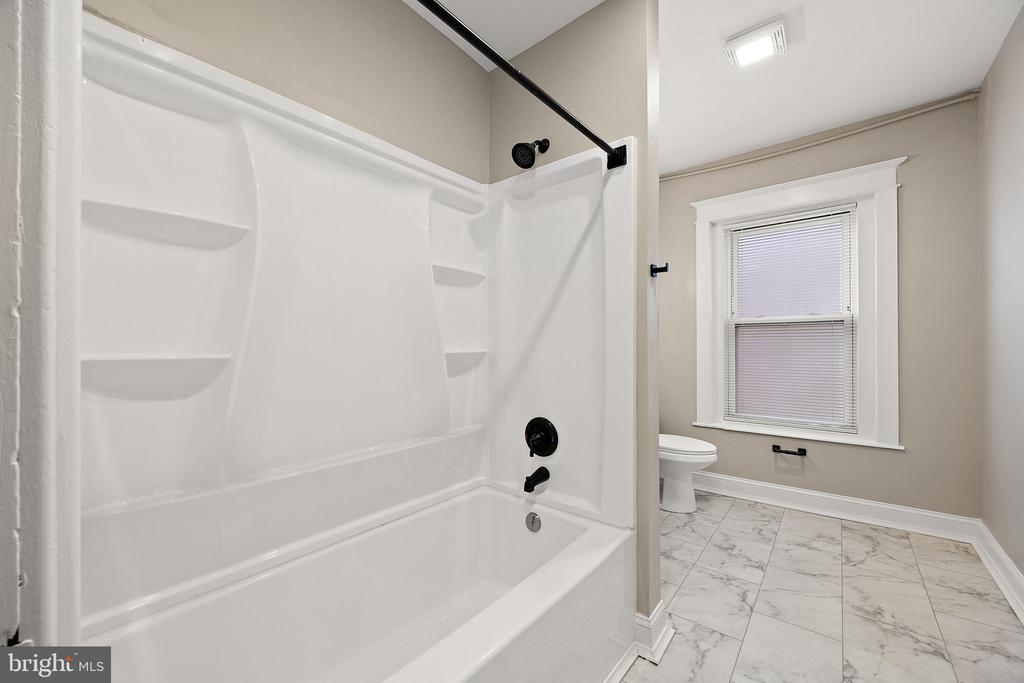 1522 W 7TH STREET 2