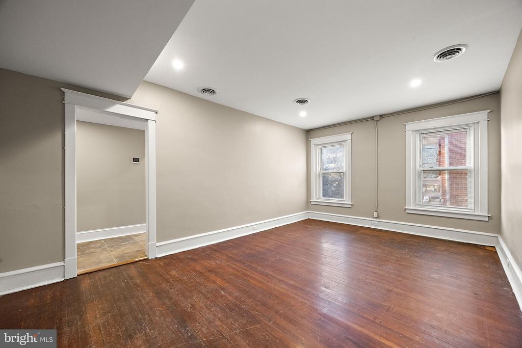 1522 W 7TH STREET 2