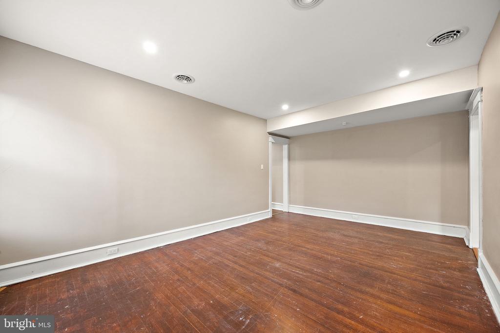 1522 W 7TH STREET 2