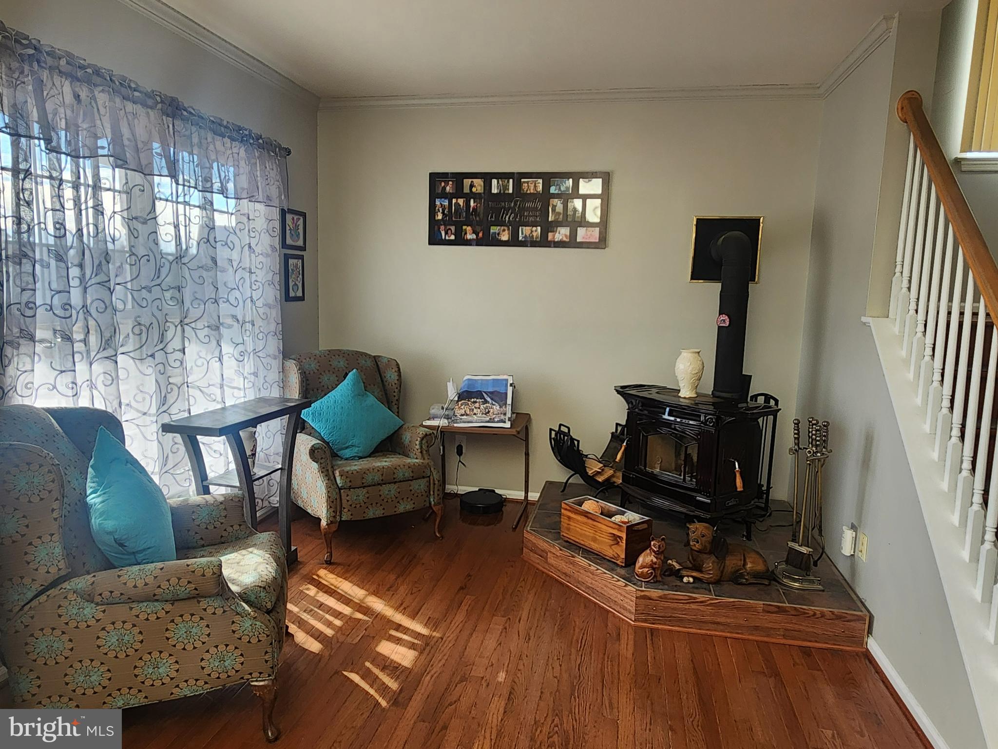 4 ALDEN COURT