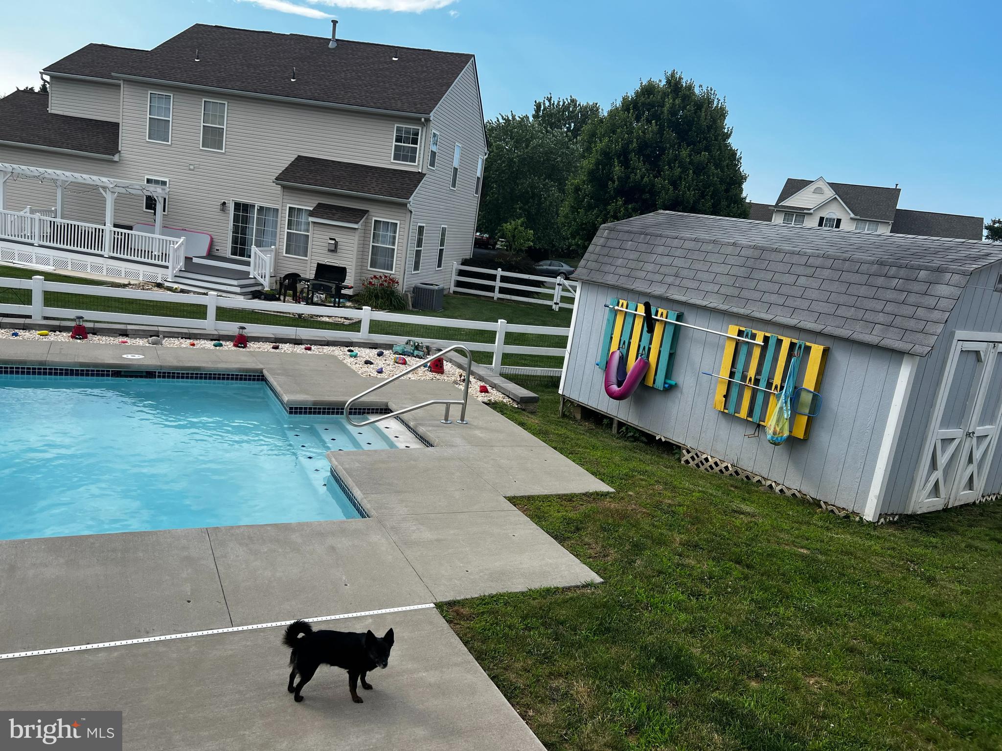 4 ALDEN COURT