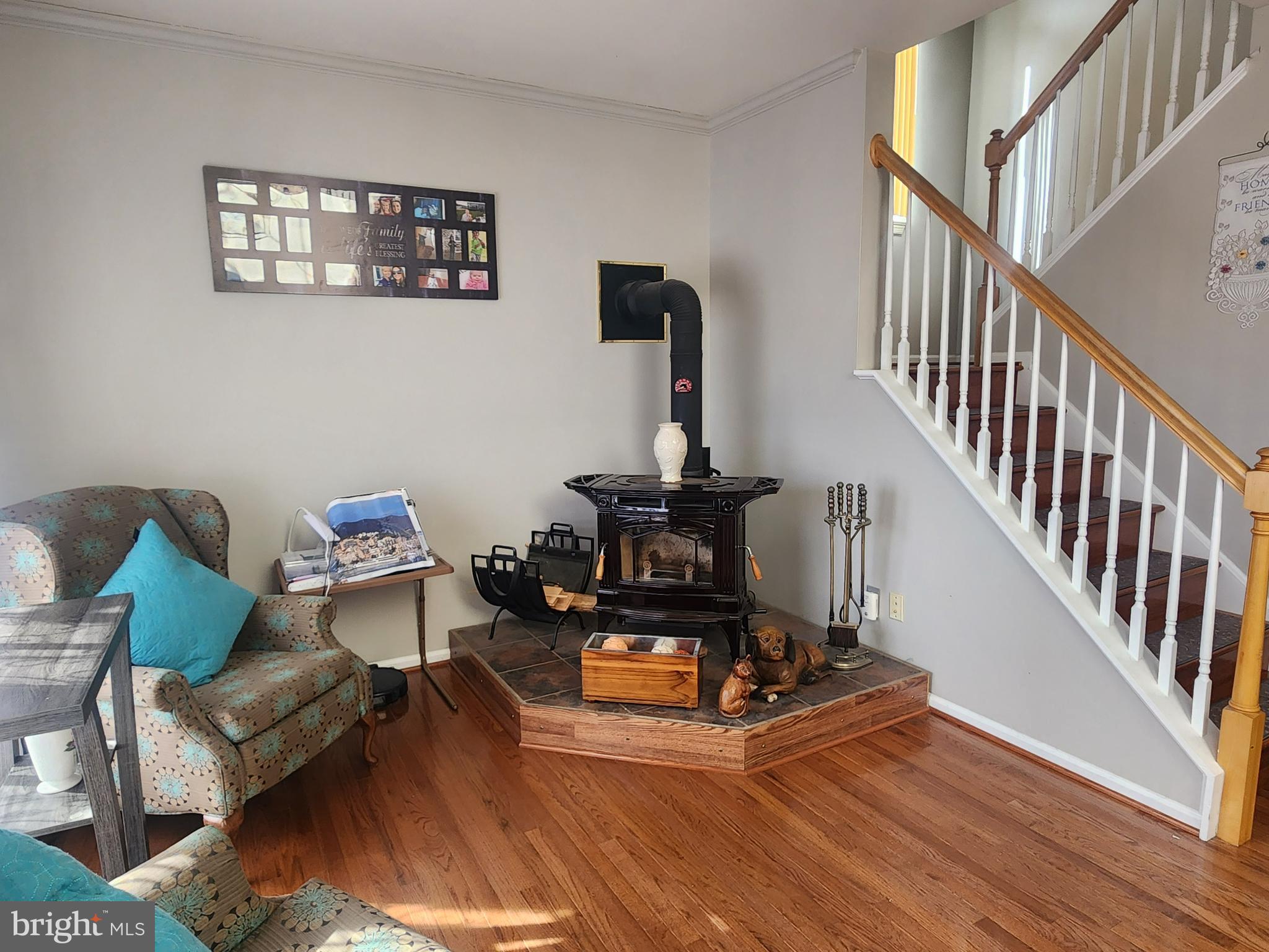4 ALDEN COURT