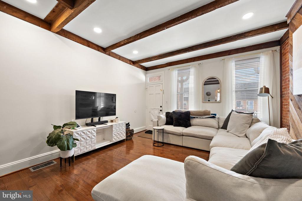 1809 W 16TH STREET