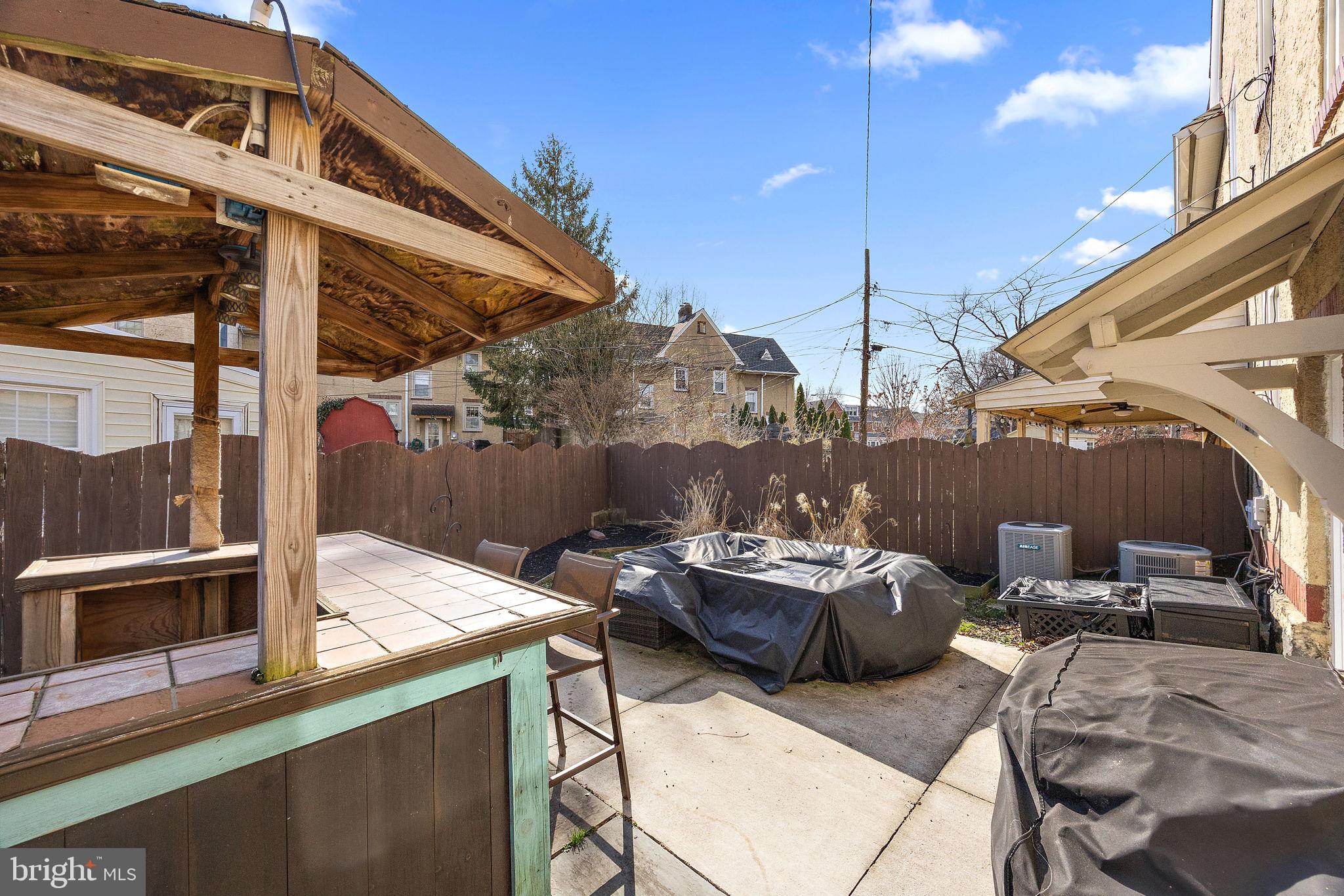 220 S BANCROFT PARKWAY