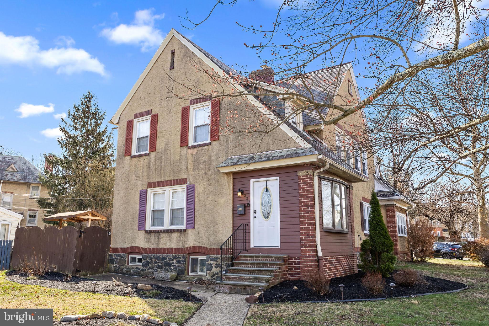 220 S BANCROFT PARKWAY