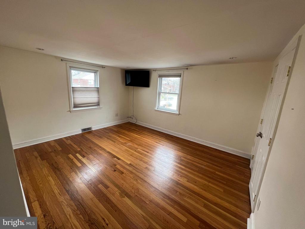 6 ALFRED AVENUE