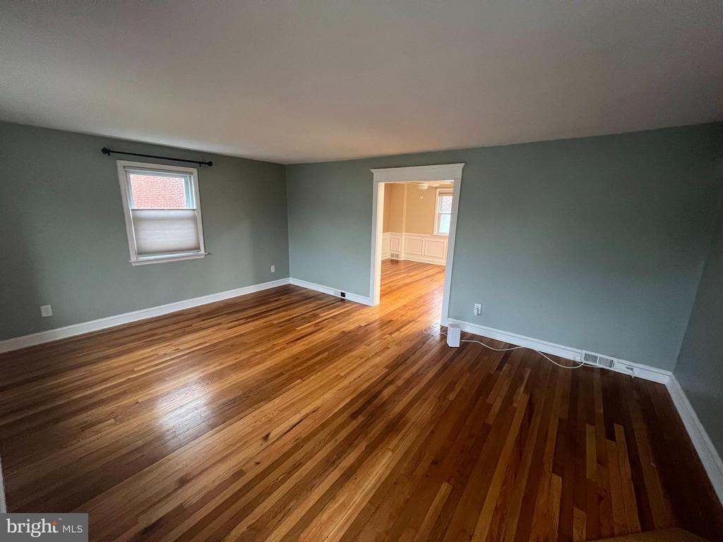 6 ALFRED AVENUE