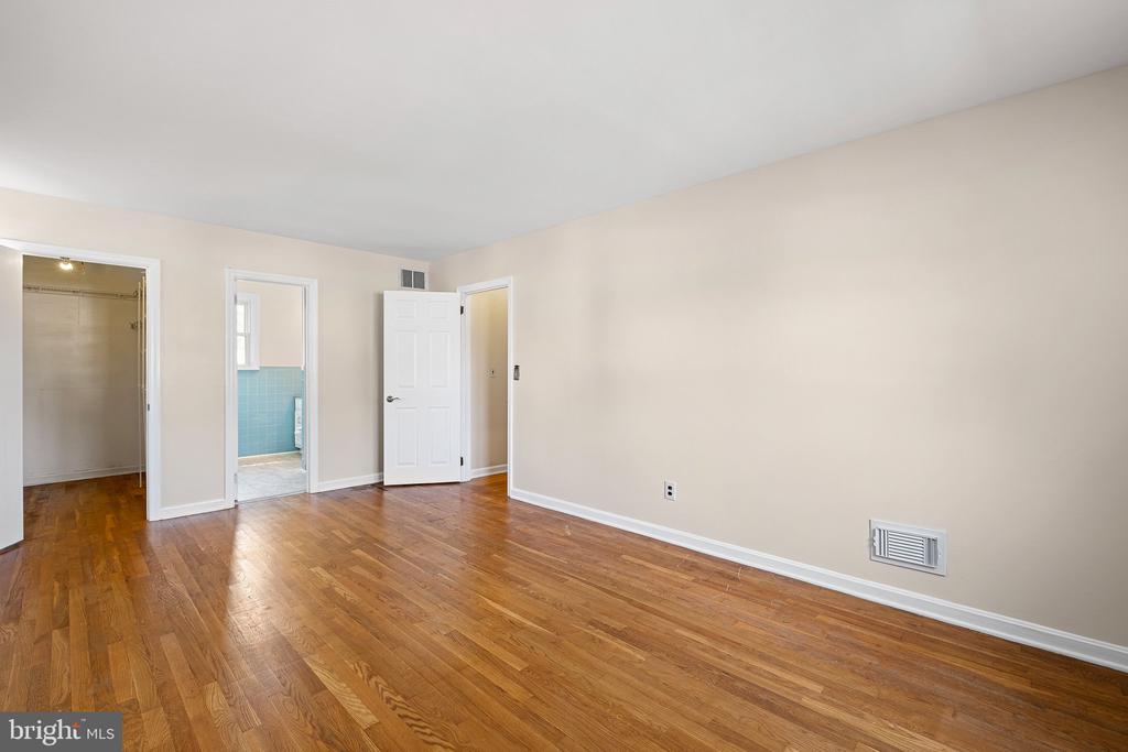 2403 LARKWOOD DRIVE