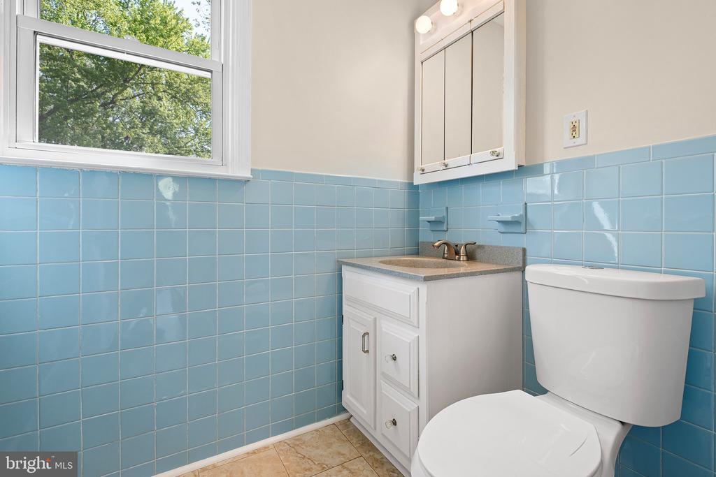 2403 LARKWOOD DRIVE