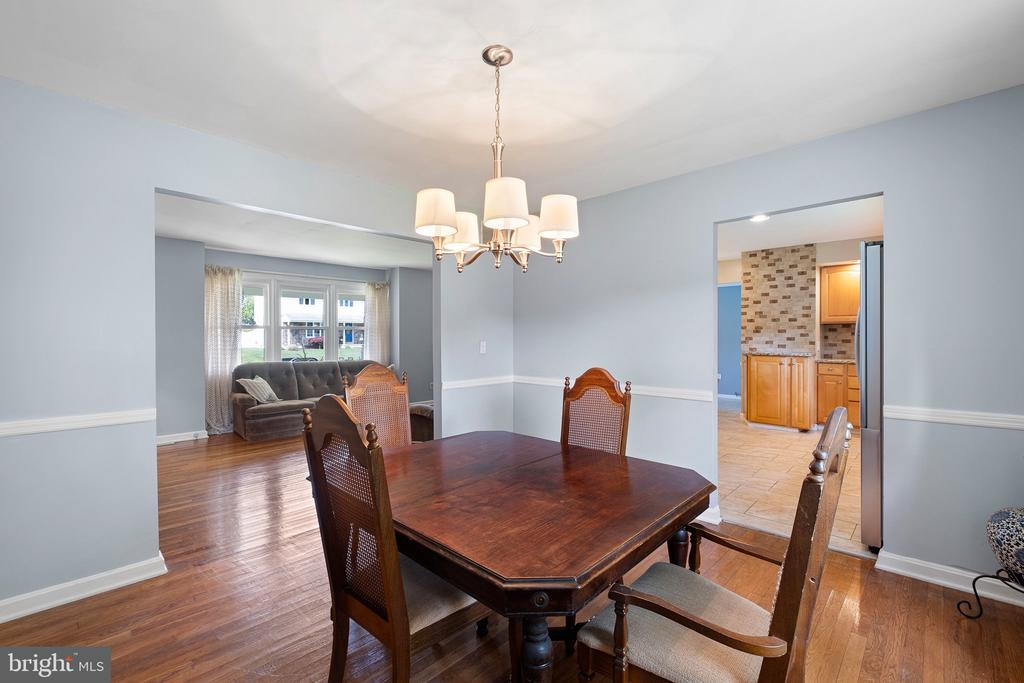 2403 LARKWOOD DRIVE